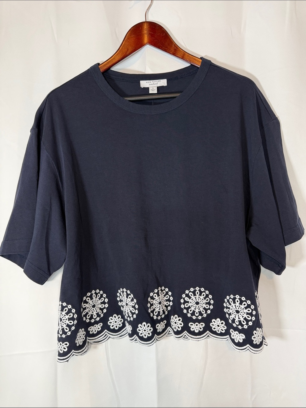 Ann Taylor Navy Short Sleeve Tee with White Embroidered Hem